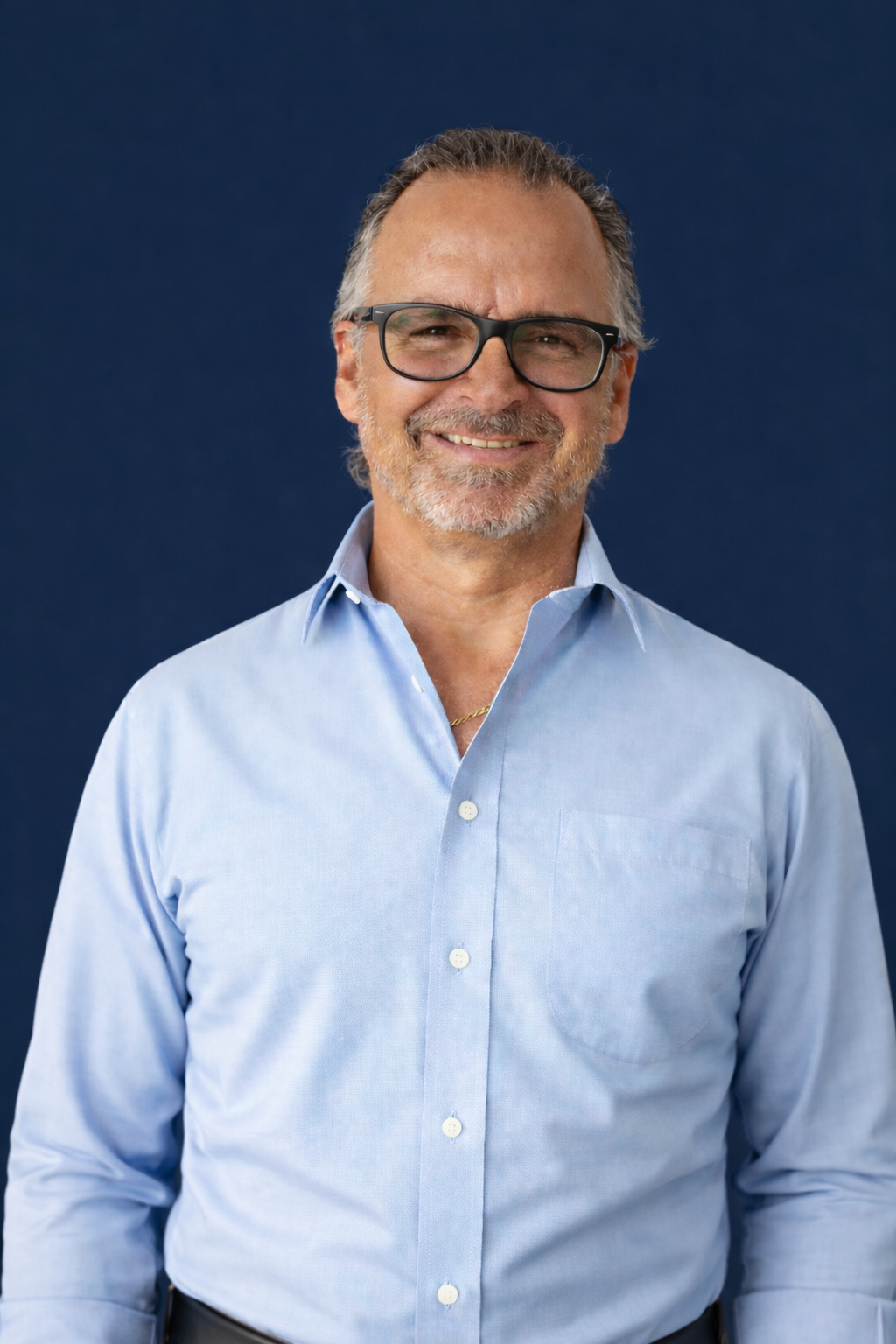 Anthony Fernandes Lion Trust Spain blue shirt Anthony Fernandes Lion Trust Spain