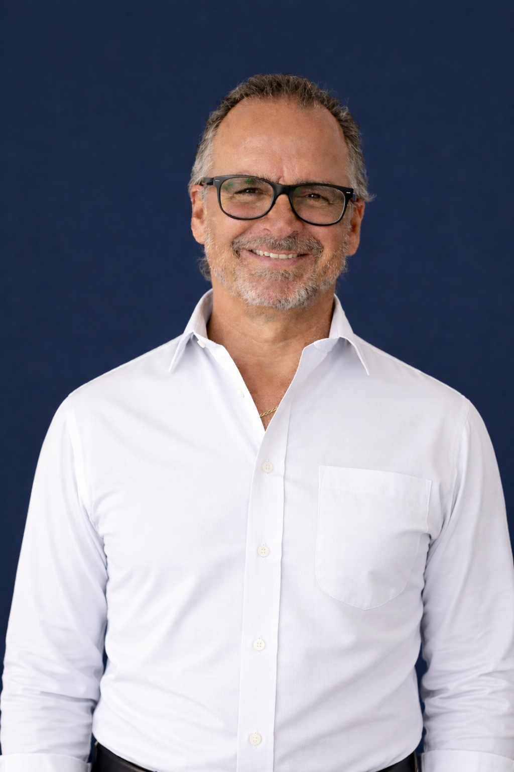 Anthony Fernandes Lion Trust Spain white shirt Anthony Fernandes Lion Trust Spain