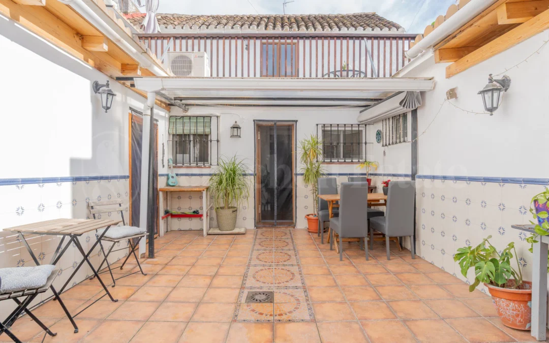 Estepona Townhouses for Sale – Modern & Traditional Homes Available